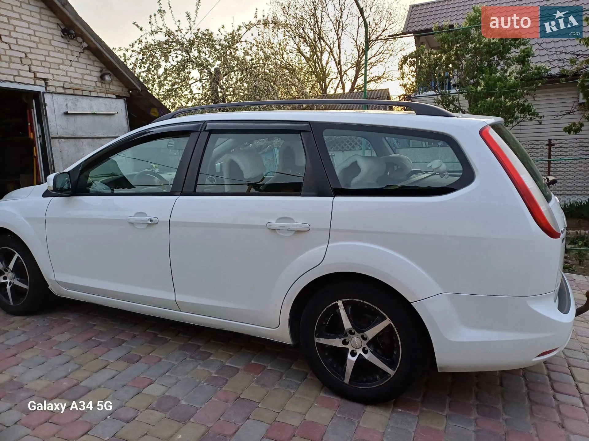 2010 Ford Focus - мініатюра 3