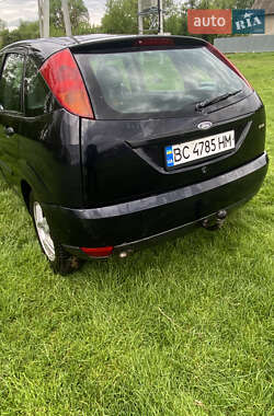 Хэтчбек Ford Focus 2001 в 