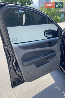 Хэтчбек Ford Focus 2011 в 