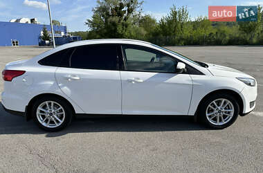 Седан Ford Focus 2016 в 