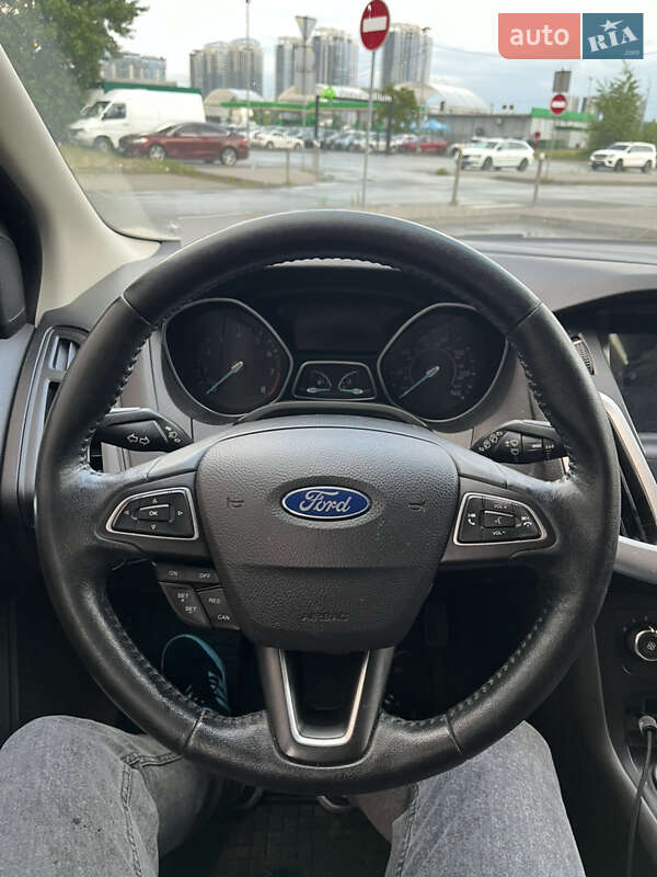 Хэтчбек Ford Focus 2015 в Киеве