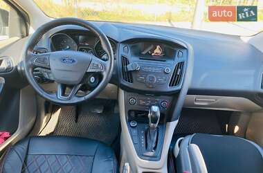 Седан Ford Focus 2015 в 