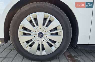 Хэтчбек Ford Focus 2015 в 