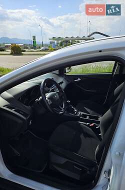 Хэтчбек Ford Focus 2015 в 