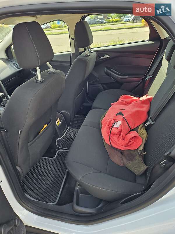 Хэтчбек Ford Focus 2015 в Тячеве