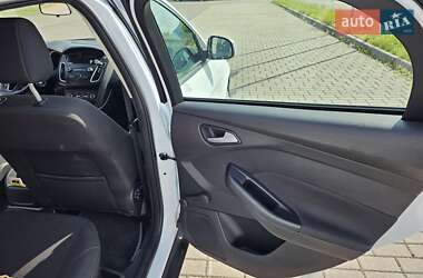 Хэтчбек Ford Focus 2015 в 