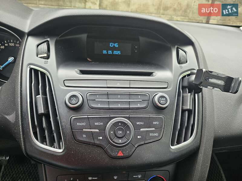 Хэтчбек Ford Focus 2015 в Тячеве