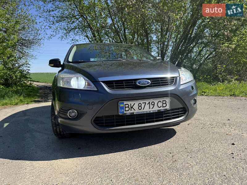 Хэтчбек Ford Focus 2010 в Радивилове