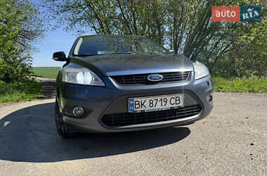 Хетчбек Ford Focus 2010 в 