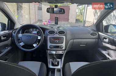 Хетчбек Ford Focus 2010 в 