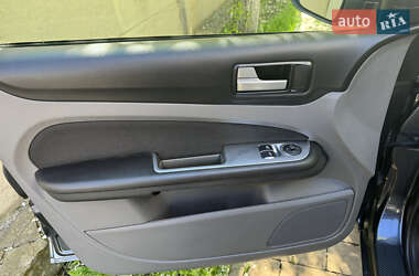 Хетчбек Ford Focus 2010 в 