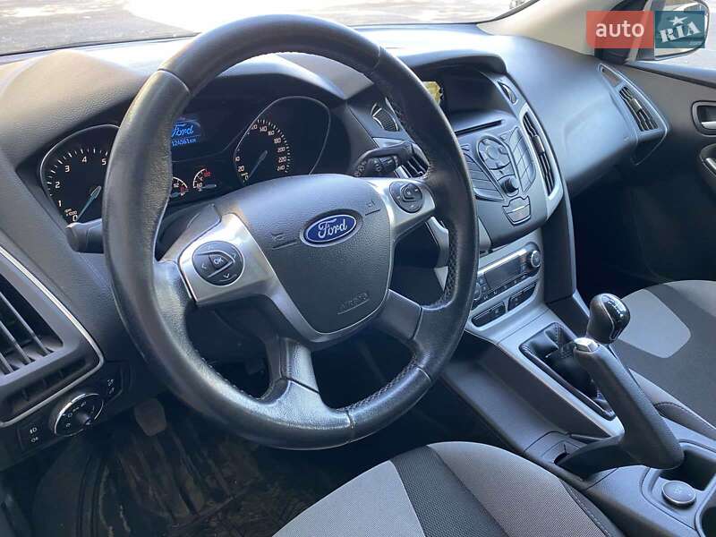 Хетчбек Ford Focus 2013 в Дніпрі