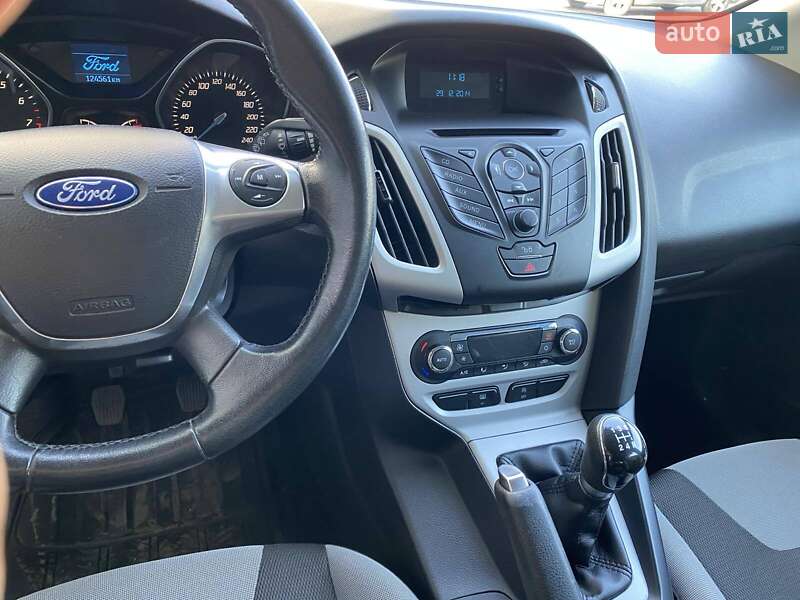 Хетчбек Ford Focus 2013 в Дніпрі