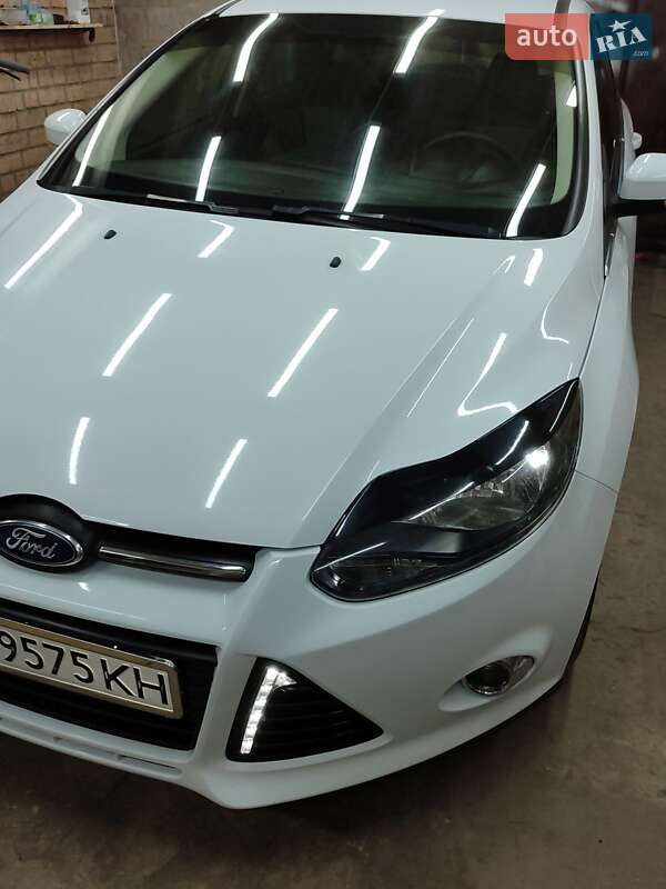 Хетчбек Ford Focus 2013 в Синельниковому