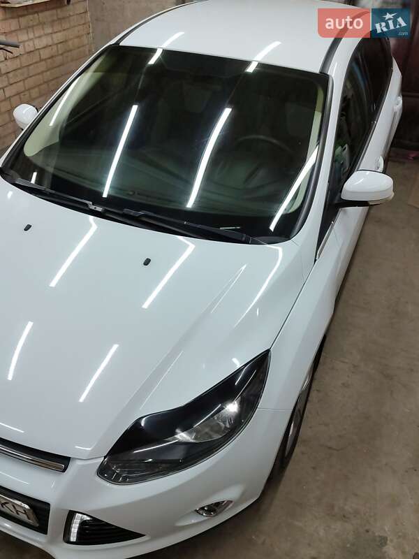 Хетчбек Ford Focus 2013 в Синельниковому