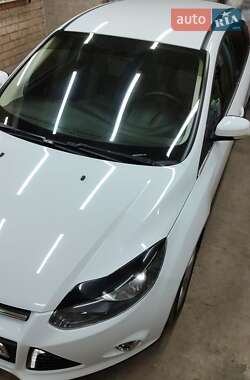 Хетчбек Ford Focus 2013 в 