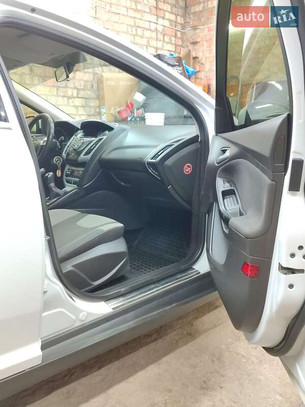 Хетчбек Ford Focus 2013 в Синельниковому