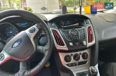 Универсал Ford Focus 2014 в 