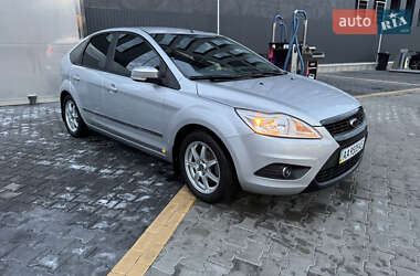 Хэтчбек Ford Focus 2010 в 