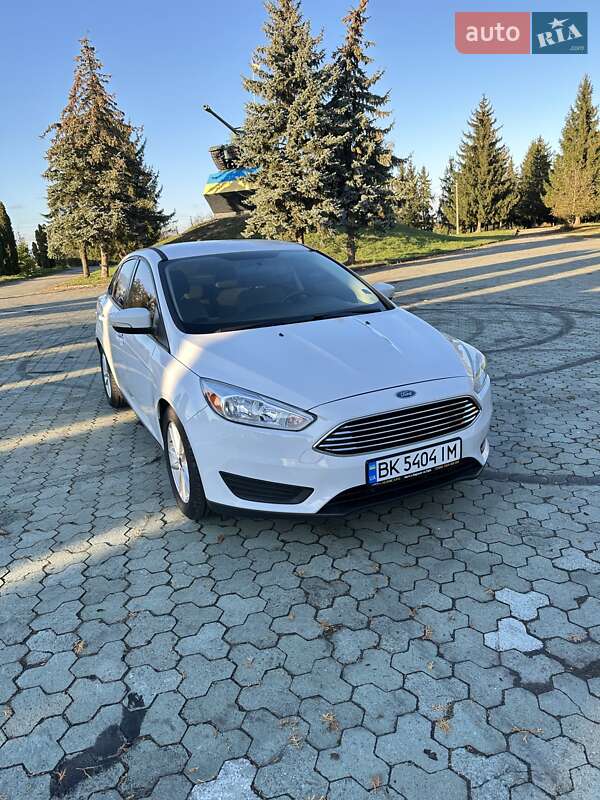 Седан Ford Focus 2015 в 