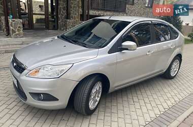 Хэтчбек Ford Focus 2010 в 