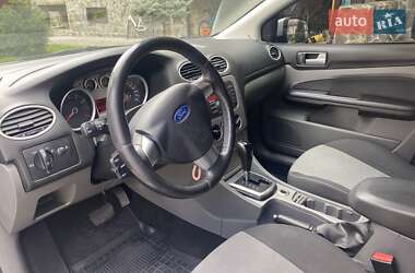 Хэтчбек Ford Focus 2010 в 
