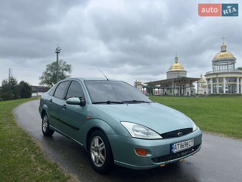 Седан Ford Focus 2001 в Болехове