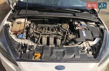 Хэтчбек Ford Focus 2015 в 