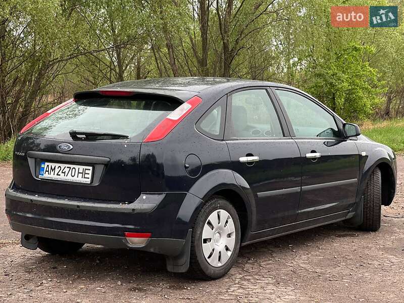 Хэтчбек Ford Focus 2007 в 