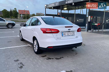 Седан Ford Focus 2015 в 