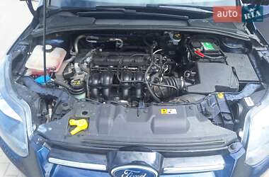 Хэтчбек Ford Focus 2012 в 