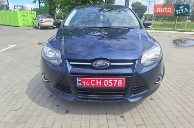 Хэтчбек Ford Focus 2012 в 