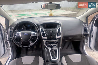 Хэтчбек Ford Focus 2013 в 