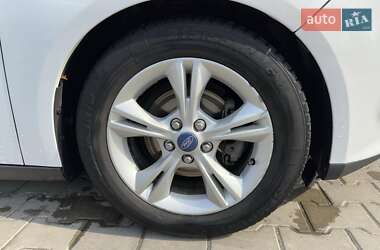 Хэтчбек Ford Focus 2014 в 