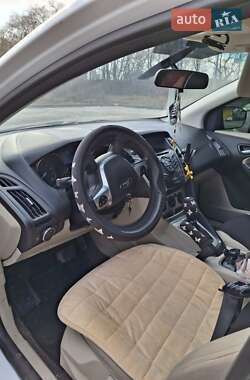 Седан Ford Focus 2013 в 