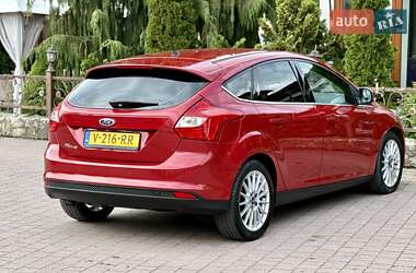 Хэтчбек Ford Focus 2011 в 