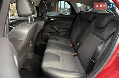 Хэтчбек Ford Focus 2011 в 