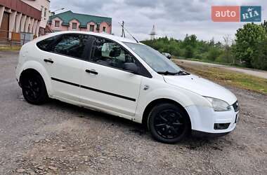 Хэтчбек Ford Focus 2005 в Рожнятове