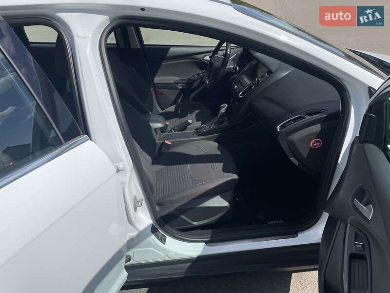 Универсал Ford Focus 2015 в Киеве фото 12 Универсал Ford Focus 2015 в Киеве