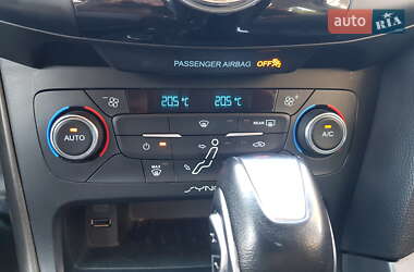 Седан Ford Focus 2016 в 