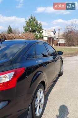 Седан Ford Focus 2014 в 