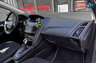 Седан Ford Focus 2015 в 