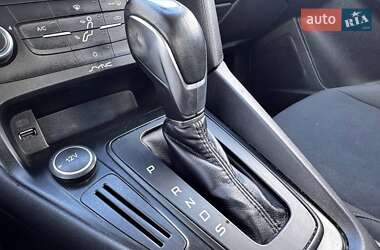 Седан Ford Focus 2015 в 
