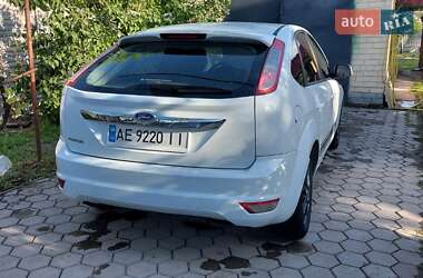 Хэтчбек Ford Focus 2011 в 