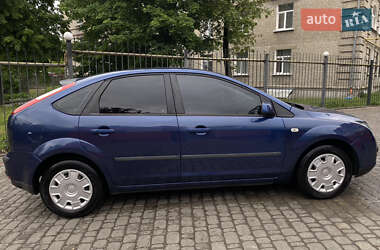 Хэтчбек Ford Focus 2007 в 