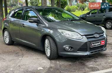 Хэтчбек Ford Focus 2012 в 