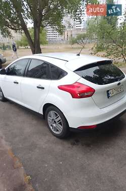 Хетчбек Ford Focus 2015 в 