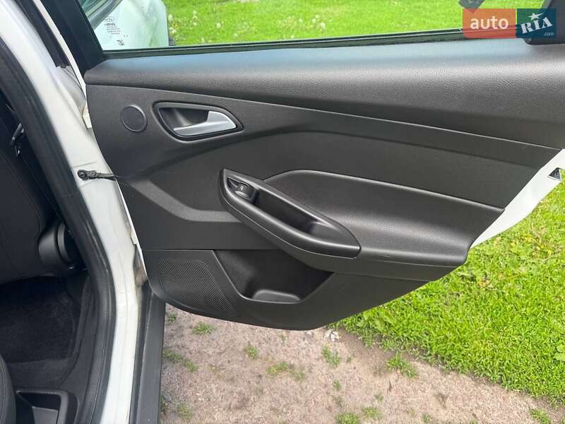 Седан Ford Focus 2017 в Киеве
