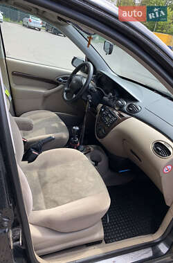 Универсал Ford Focus 2000 в 
