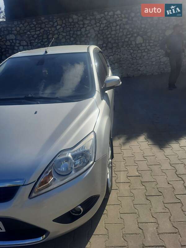 Хэтчбек Ford Focus 2009 в Волочиске